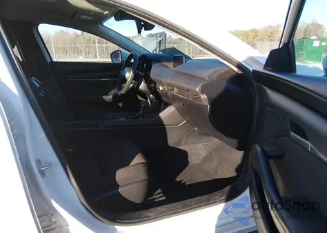 2020 Mazda Mazda3 из США, поврежденный, VIN 3MZBPABL6LM136293